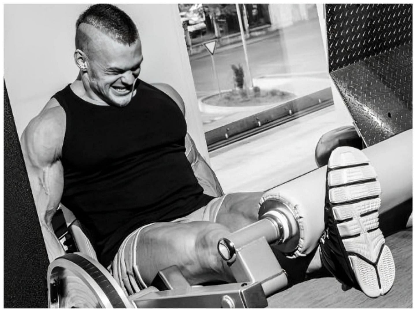 Leg extension machine. (Image via fitday.com)